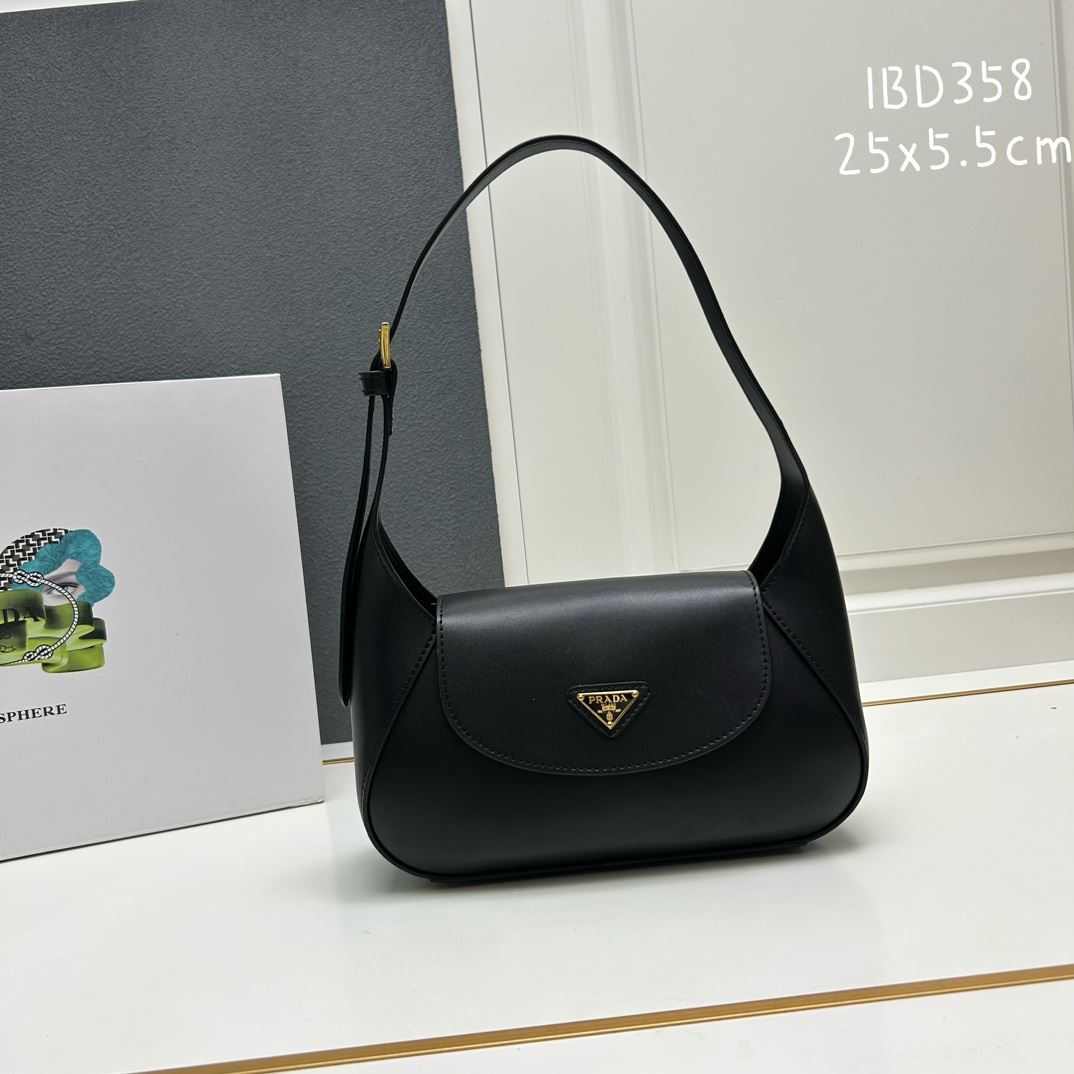 Pra*a top handle bags